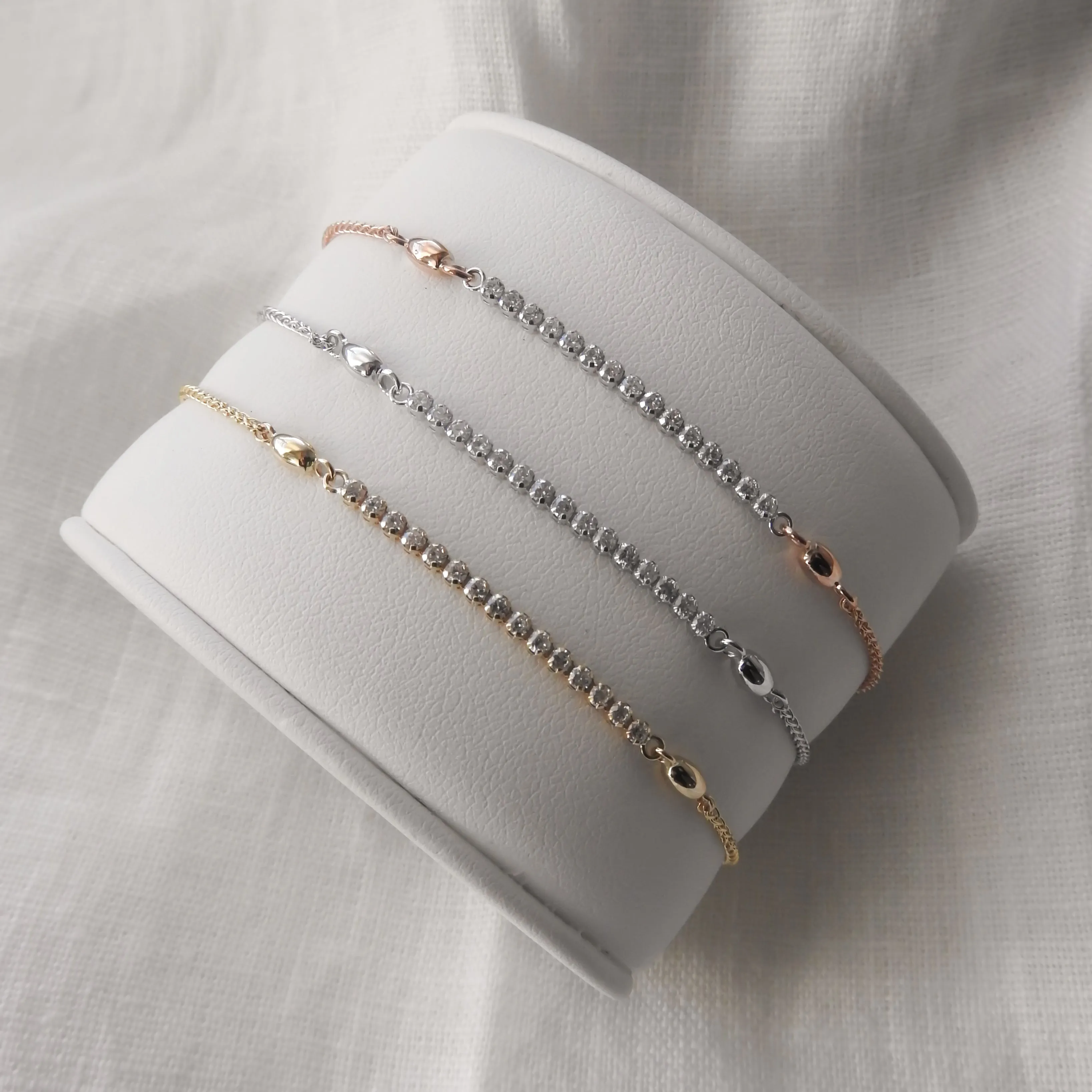 10KT Gold Diamond Bolo Bracelet