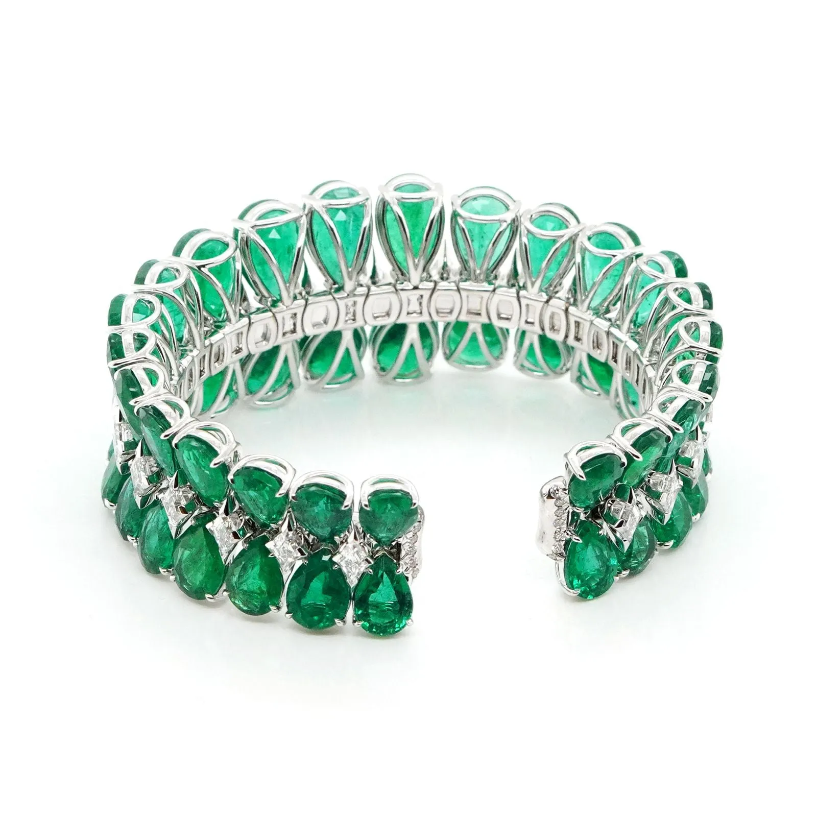 94.74 / 6.15 cts Emerald with Diamond Bracelet (ENQUIRE)