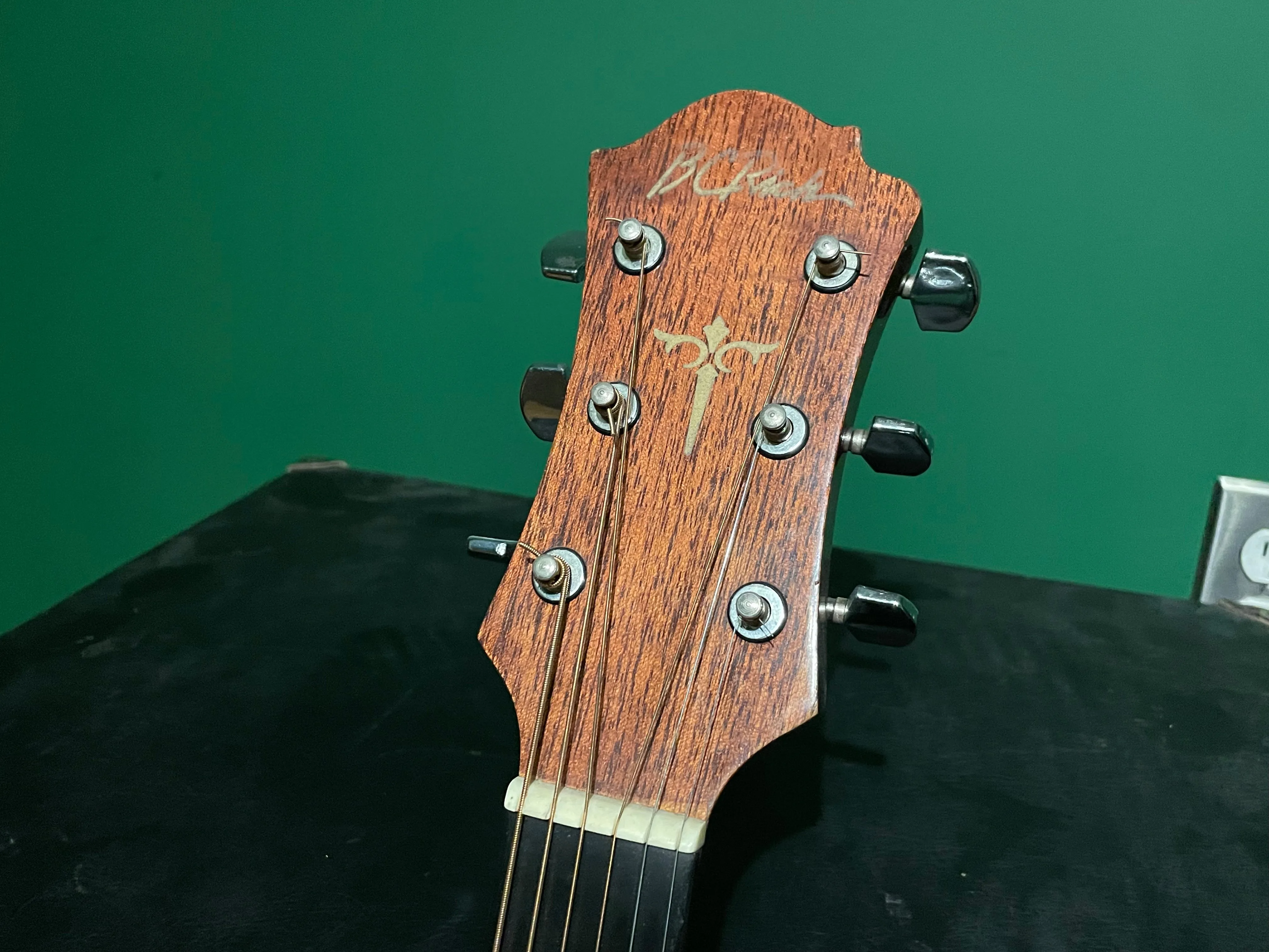 BC Rich Dreadnaught Project - As-is