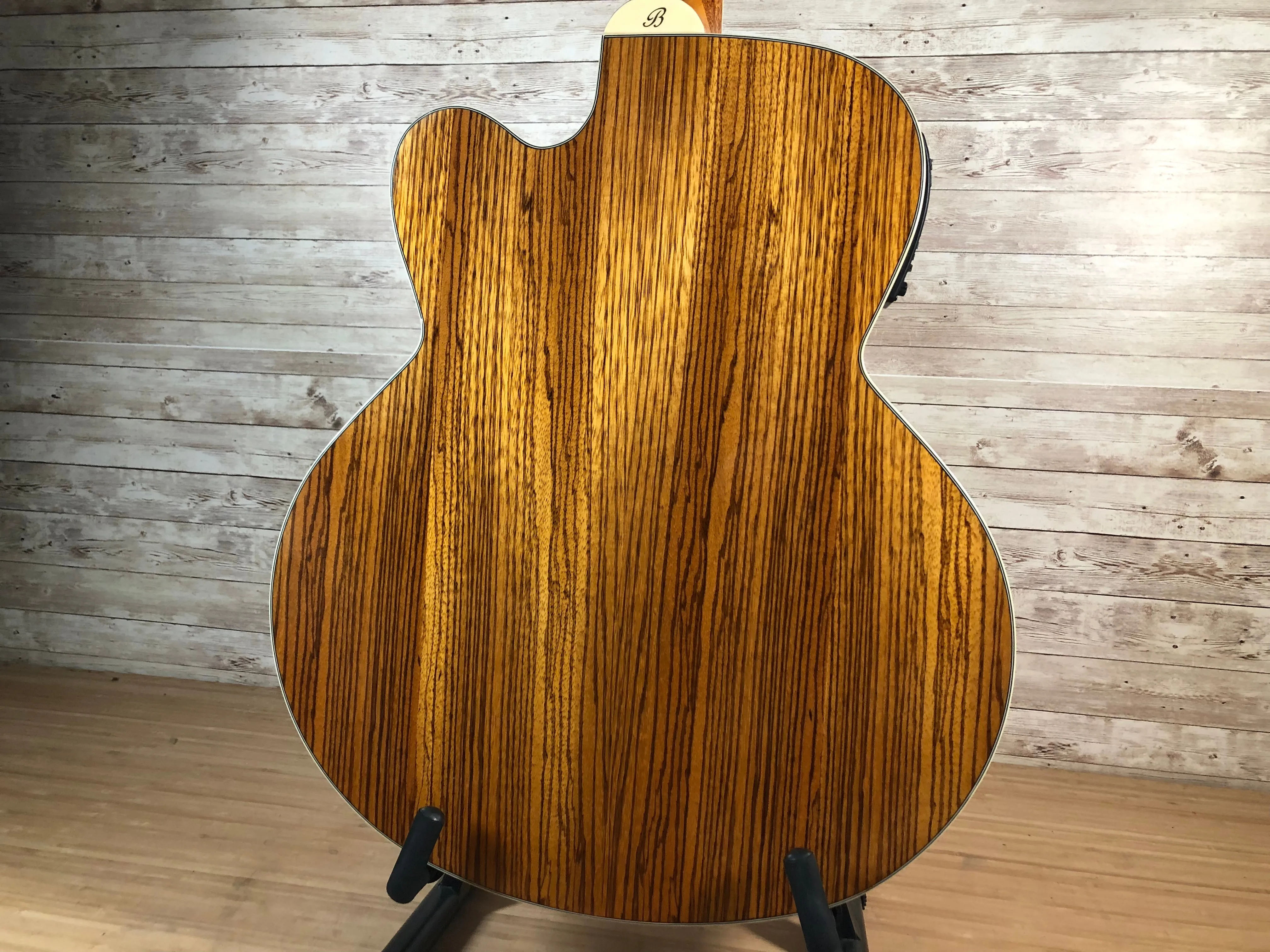 Beaver Creek Acoustic Bass - B-Stock