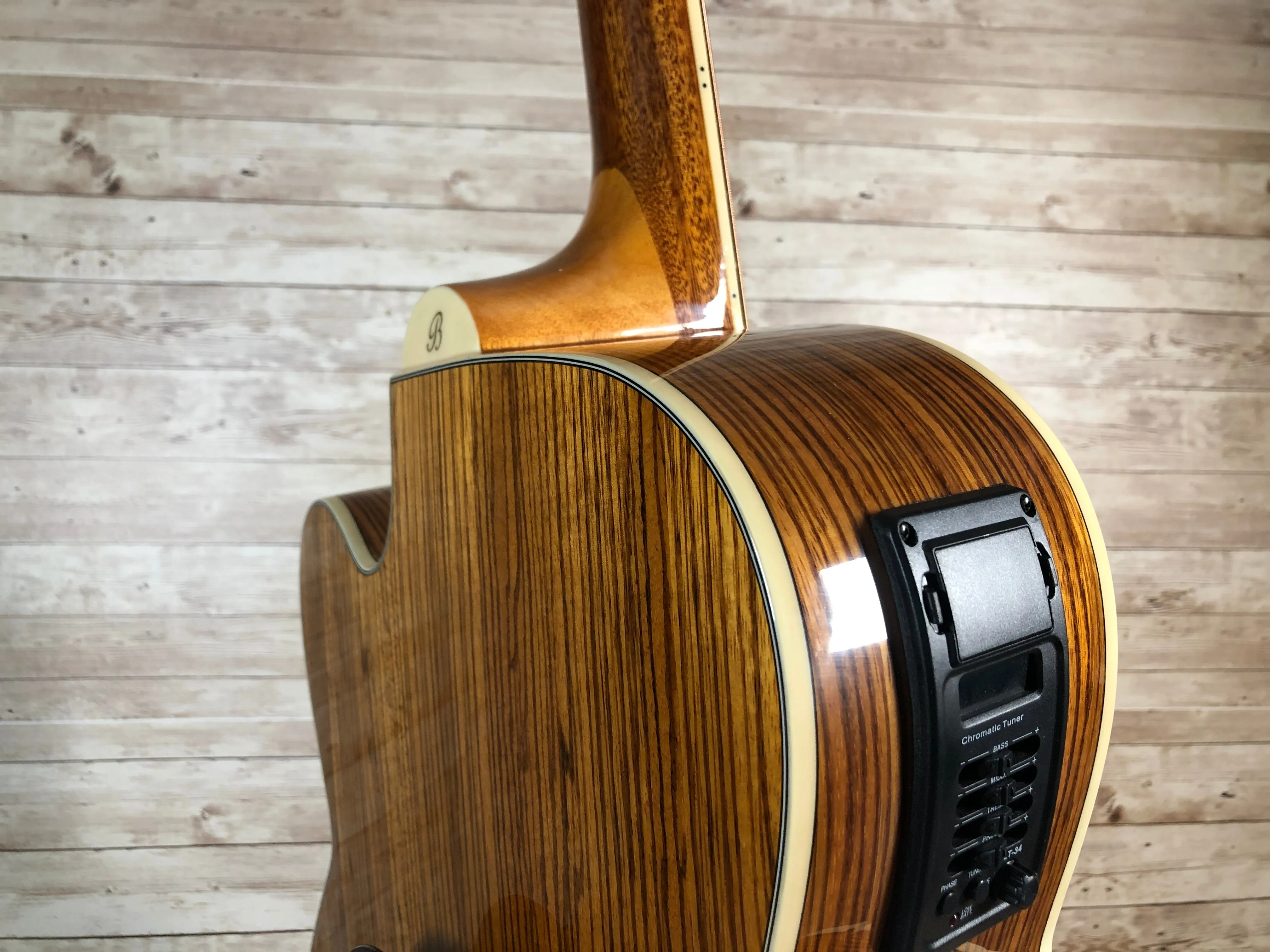 Beaver Creek Acoustic Bass - B-Stock