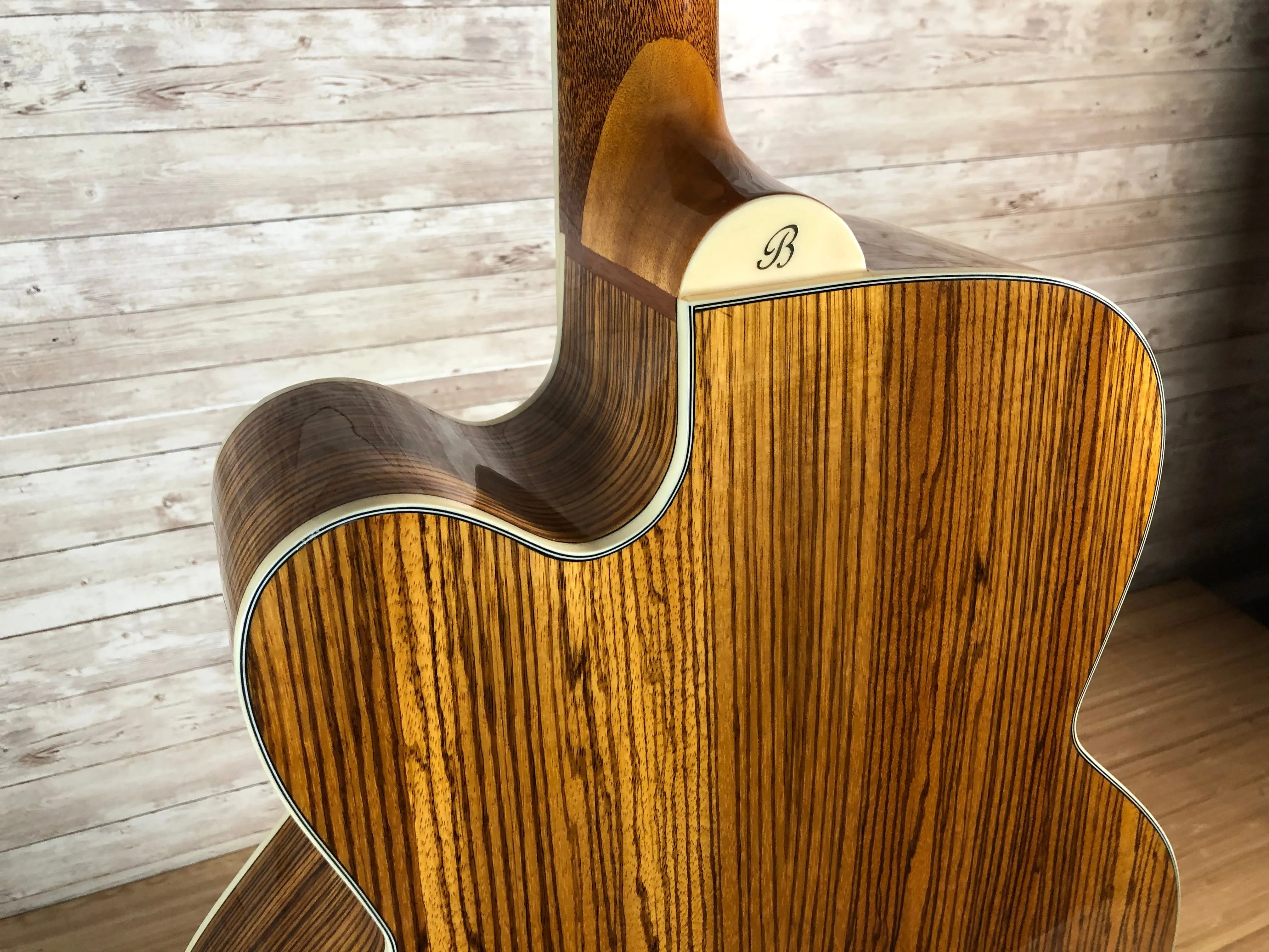 Beaver Creek Acoustic Bass - B-Stock