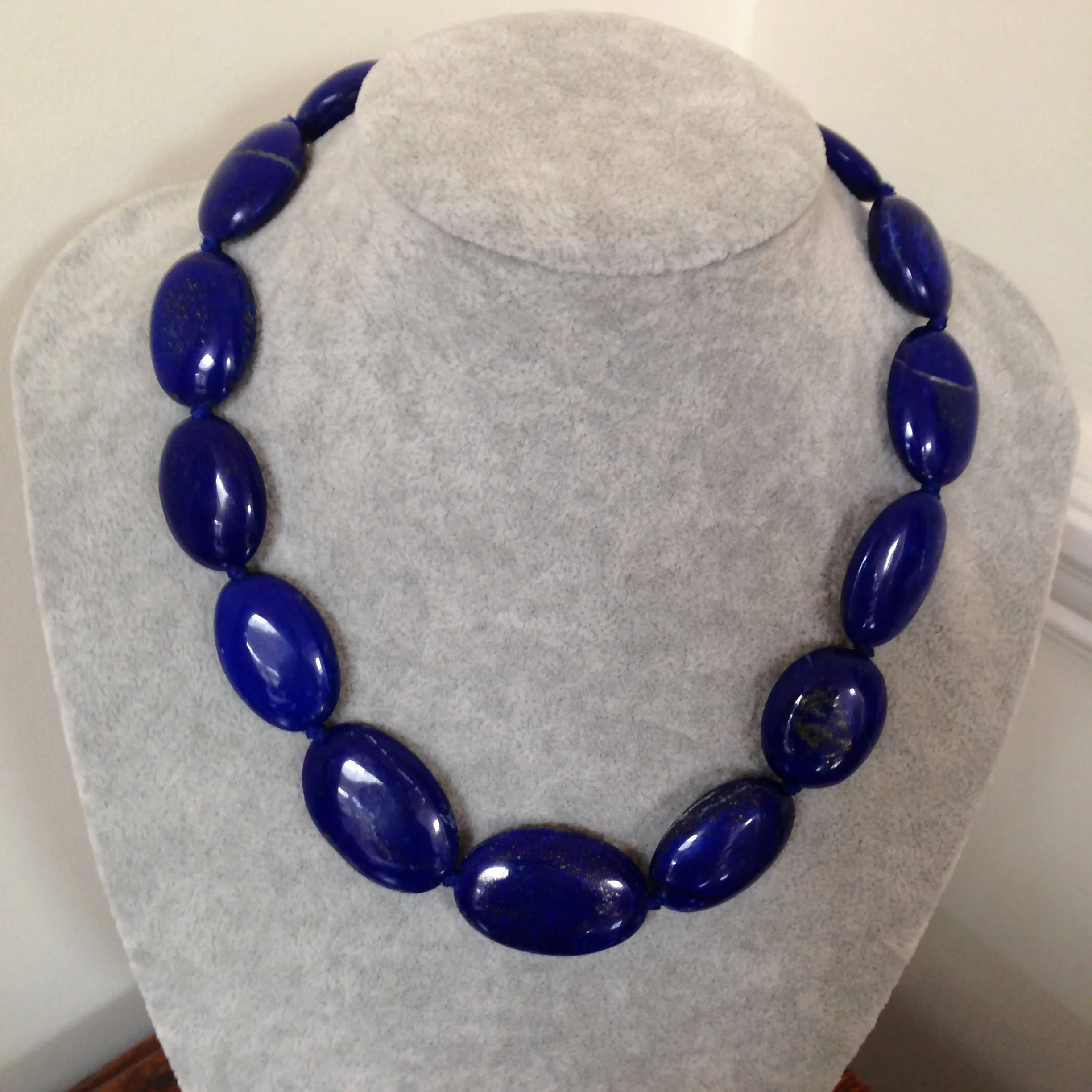 Lapis lazuli necklace with .925 silver clasp