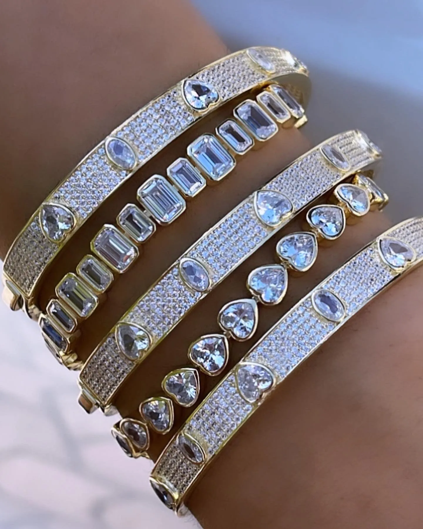 Mix Size Emerald Bezel-Set Tennis Bracelet
