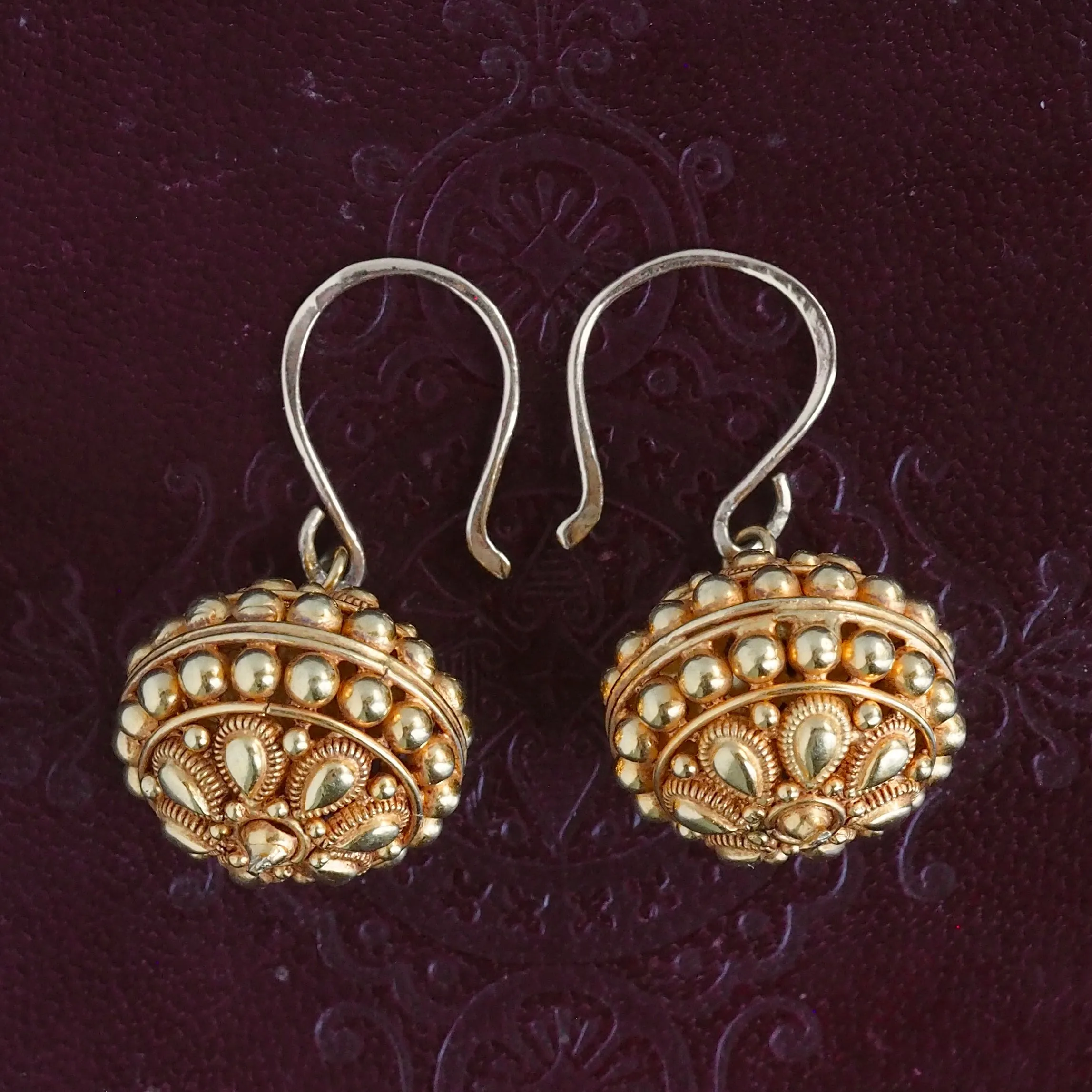 Vintage Indian 18k Gold Cannetille Ball Earrings